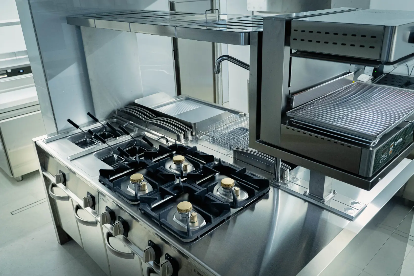 Zariadenia Tecnoinox v gastronómii: Ako naplánovať novú kuchyňu, obslužný priestor alebo vonkajšiu terasu?