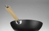Panvica Wok s drevenou rukoväťou, ø 32 cm HENDI 627907