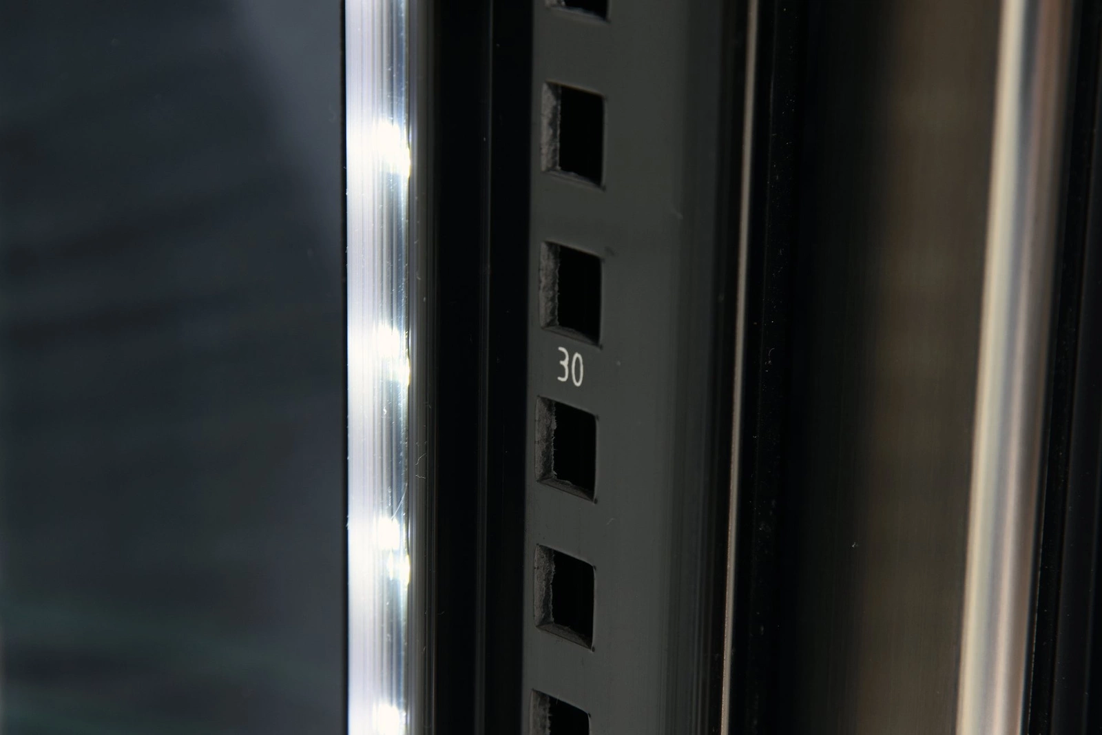 Chladiaca vitrína 100 l guľatá nastaviteľná | YATO YG-05094