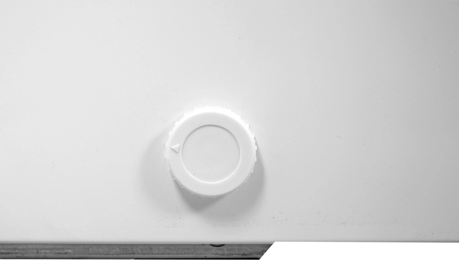 Truhlicová mraznička s objemom 435 l | YATO YG-05179