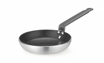 HENDI 627600 hliníková panvica s nepriľnavým povrchom s priemerom 20 cm